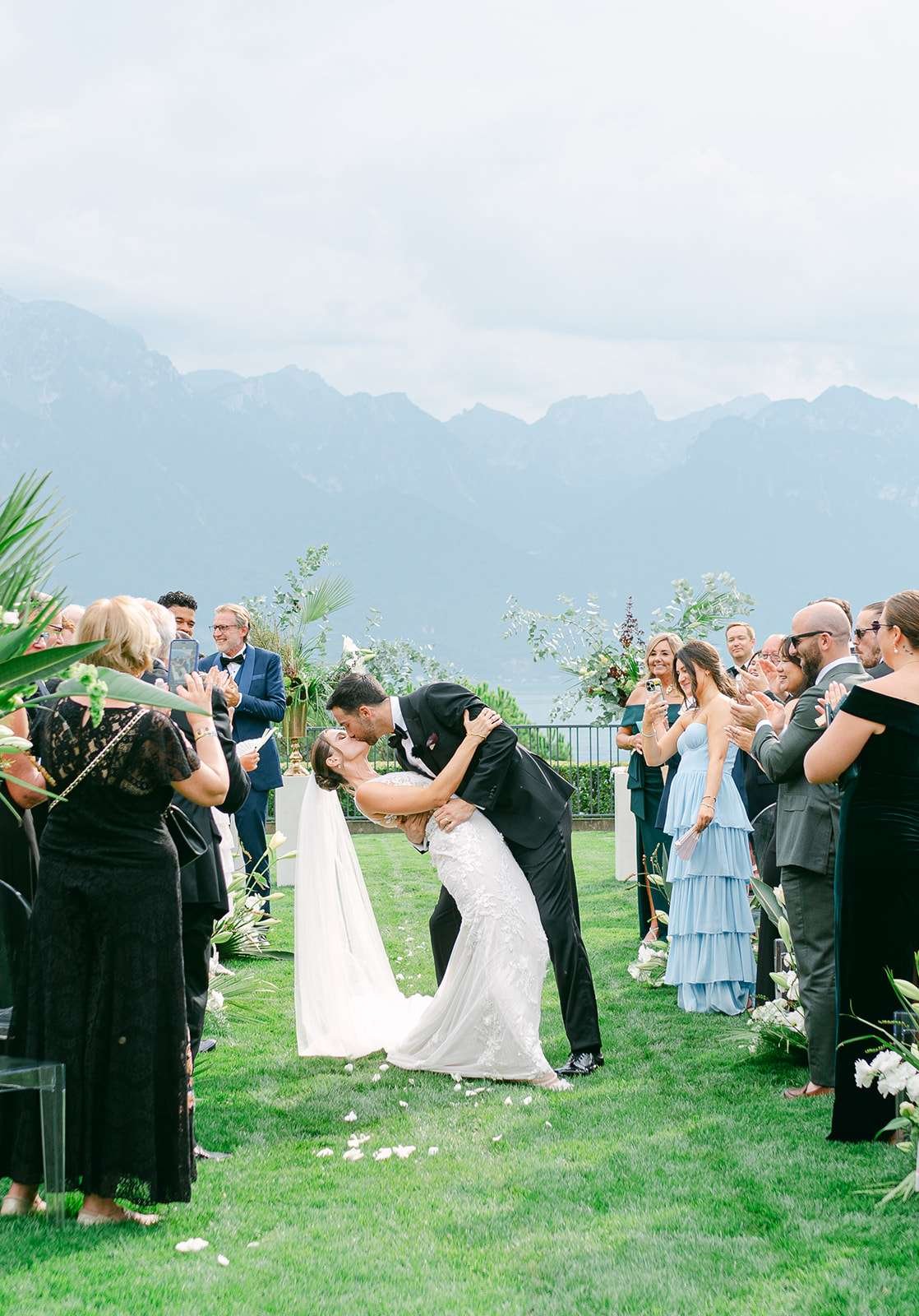 Organiser un Mariage au Montreux Palace : Élégance et Raffinement sur les Rives du Léman