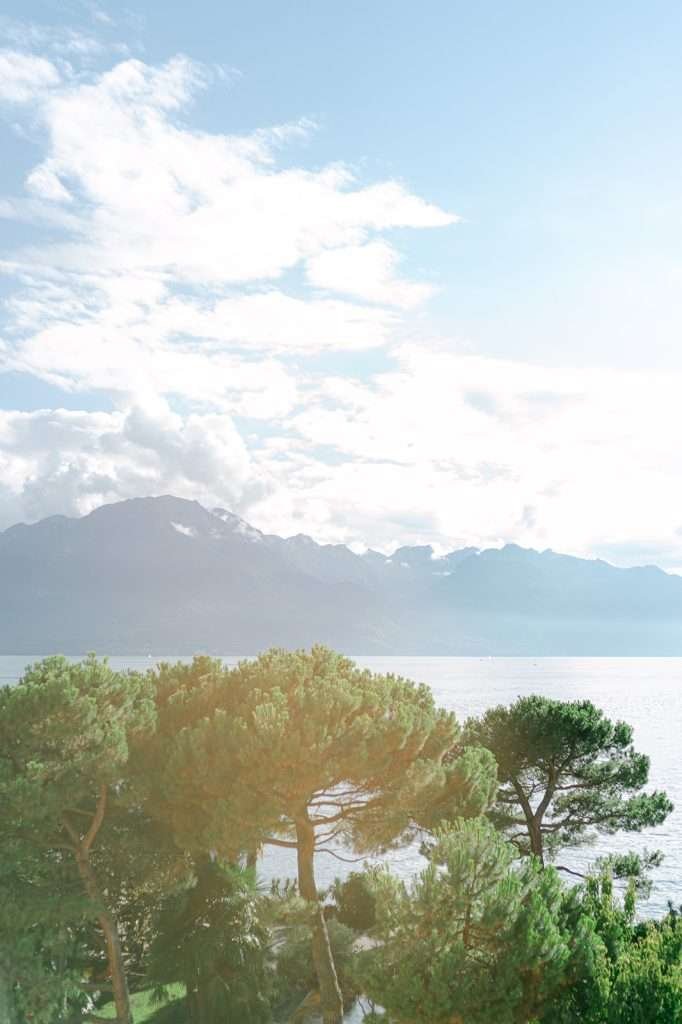 A stunning look at the mountains overlooking the lake